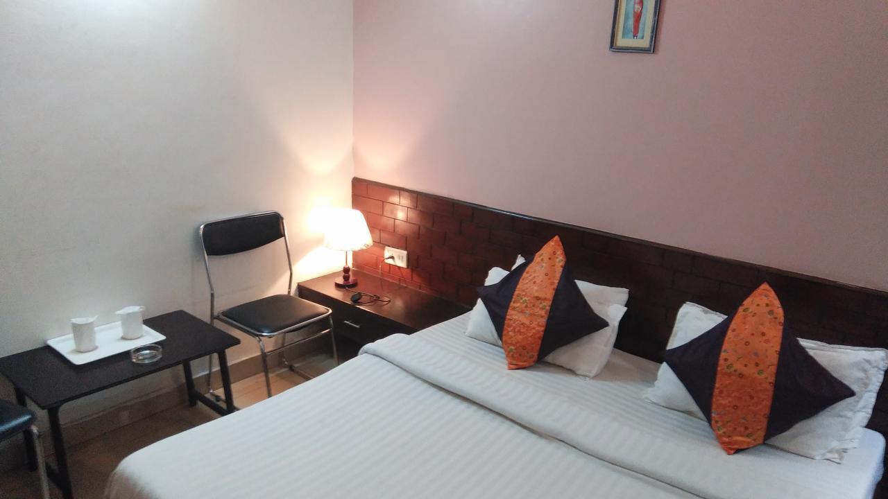 Airport Hotel Port View Nova Deli Quarto foto