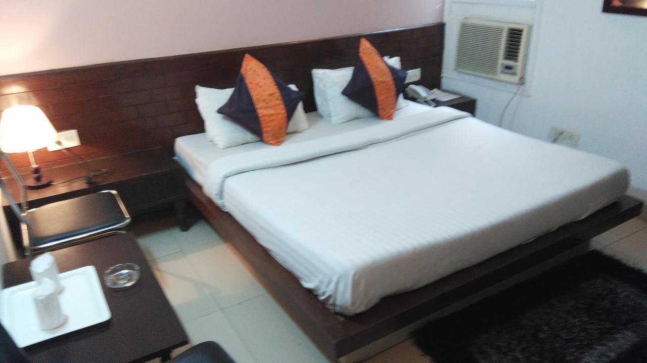 Airport Hotel Port View Nova Deli Quarto foto