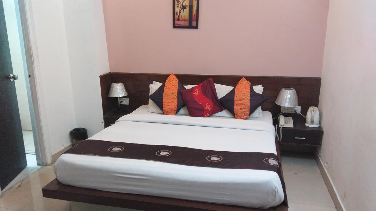 Airport Hotel Port View Nova Deli Quarto foto