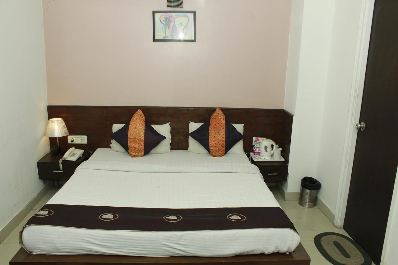 Airport Hotel Port View Nova Deli Quarto foto